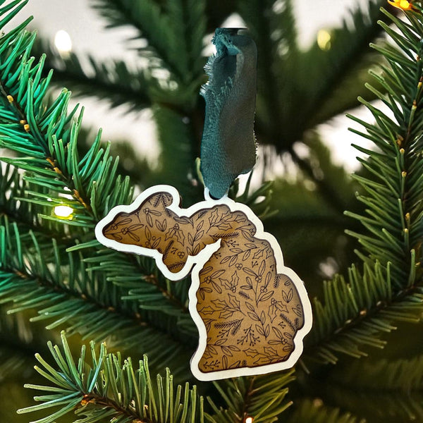 Winter Floral State Wood Engraved Christmas Ornament